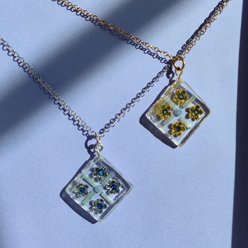 Piastrella fiore blu